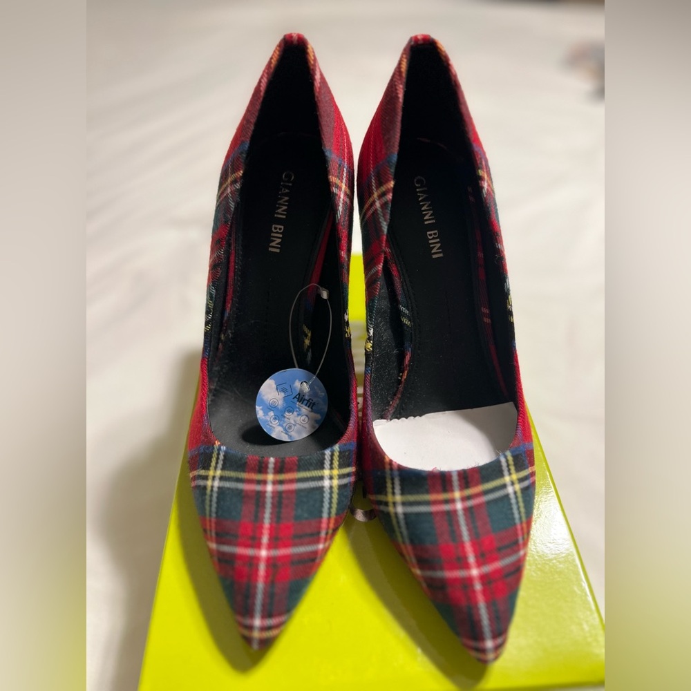 Gianni Bini Heels BRAND NEW